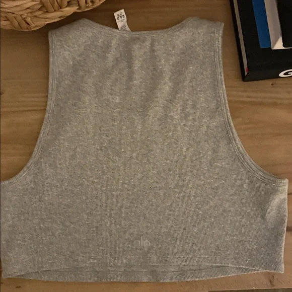 Alo Yoga Cropped Rib Grey Tank Top Medium - Picture 3 of 6